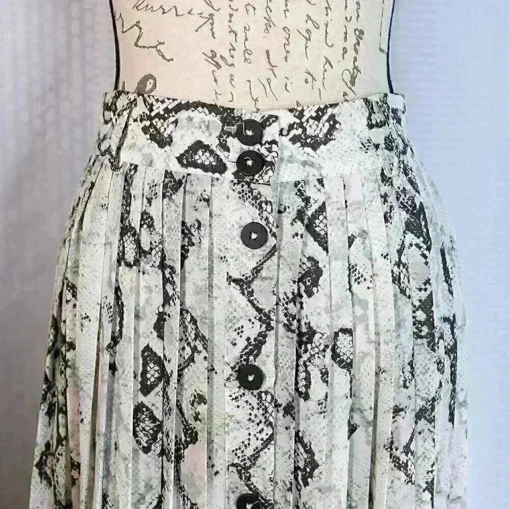 Laundry by Shelli Segal Size M midi white/snake print pleated skirt - Picture 3 of 12
